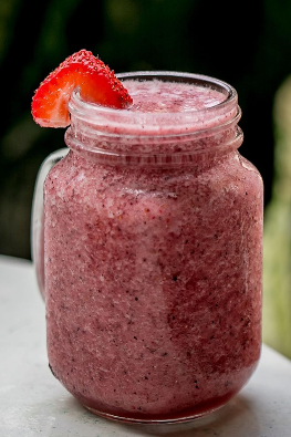Smoothie in a mason jar.